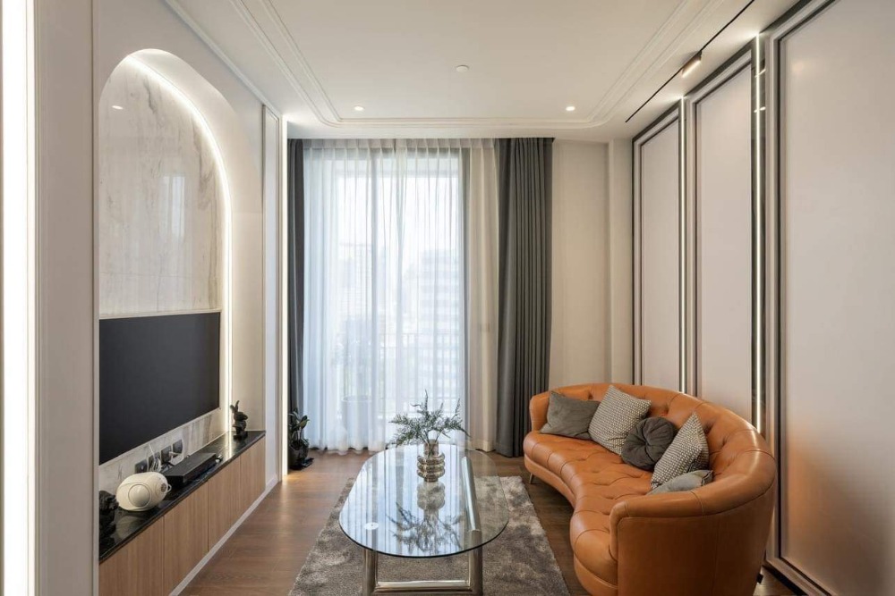 📌Sell with tenant til 2/4/27
Modern 1-Bedroom Condo for Sale with Tenant – Fully Furnished | Muniq Langsuan Luxury unit with built-in furniture, stylish design, ideal for investment with rental income in place. 📌Sell with tenant til 2/4/27
Modern 1-Bedroom Condo for Sale with Tenant – Fully Furnished | Muniq Langsuan Luxury unit with built-in furniture, stylish design, ideal for investment with rental income in place.