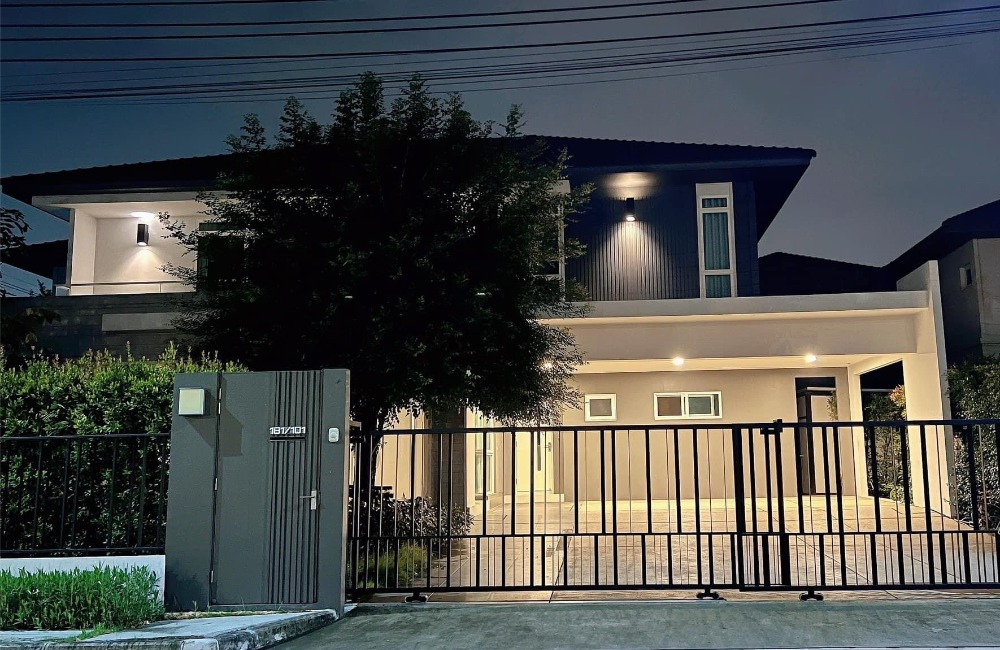 ◣ Prime Location◥ บ้านเดี่ยว 2 ชั้น 113.00 ตร.ว. | 4 ห้องนอน | ใกล้ Gemopolis Outlet 2 นาที, รพ.จุฬารัตน์ 9 แอร์พอร์ต 7 นาที ◣ Prime Location◥ บ้านเดี่ยว 2 ชั้น 113.00 ตร.ว. | 4 ห้องนอน | ใกล้ Gemopolis Outlet 2 นาที, รพ.จุฬารัตน์ 9 แอร์พอร์ต 7 นาที