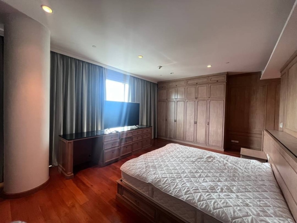 ♦ Penthouse ♦ ชั้น 25+ วิวสวนลุมและเมือง | 4 ห้องนอน 299 ตร.ม. | ใกล้ สวนลุมพินี 1 นาที, เวลา สินธร วิลเลจ 3 นาที, MRT สถานีสีลม 3 นาที – รูปที่ 4
