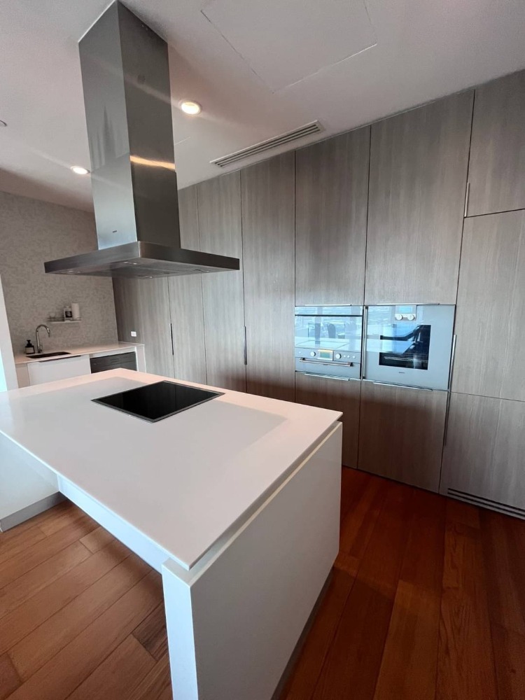 • Penthouse • ชั้น 25+ วิวเมือง | 3 ห้องนอน 162.37 ตร.ม. | ใกล้ สวนลุมพินี 1 นาที, เวลา สินธร วิลเลจ 3 นาที, MRT สถานีสีลม 3 นาที – รูปที่ 4