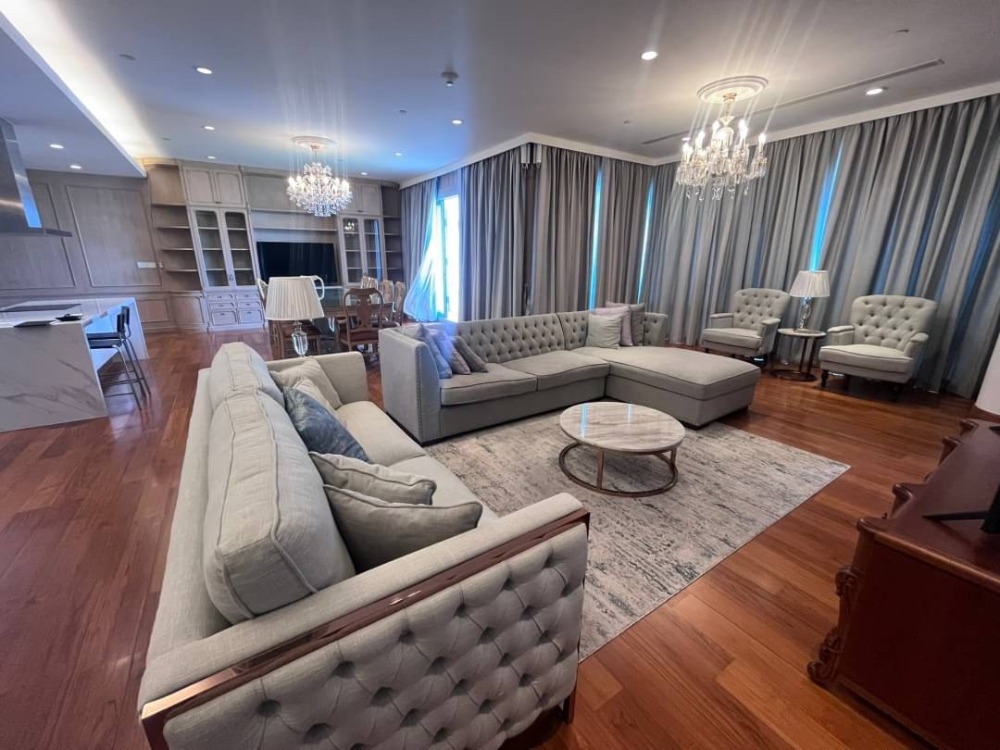♦ Penthouse ♦ 25+ Floor, Lumpini park and City view | 4 beds, 299.00 sq.m. | Condo near BTS Rajadamri 1 min, Central Embassy 5 mins, Central Chidlom 6 mins, Central World 5 mins.