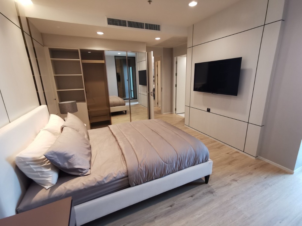♢ Modern style ♢ 15++ Floor 130.00 sq.m. | 2 beds Fully Furnished | Condo Gateway Ekamai 1 mins, Major Ekamai 3 mins, Big C Ekamai 6 mins