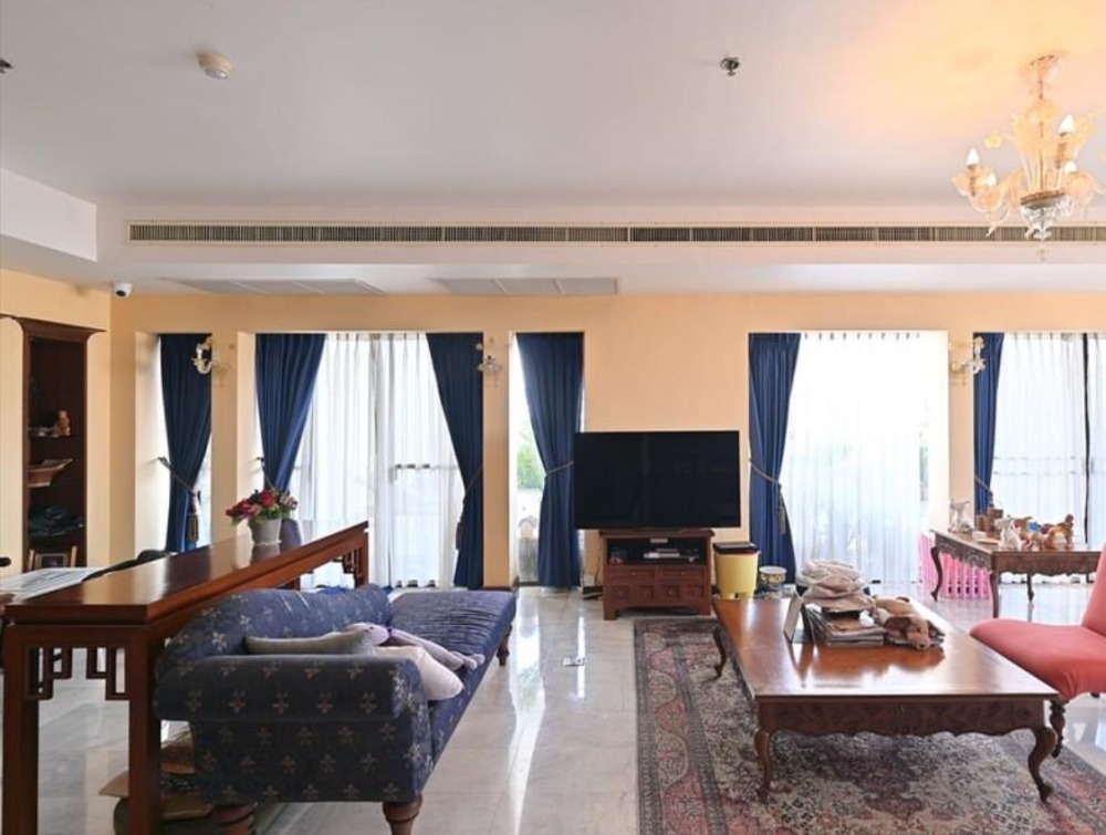 ♦ Prime Location ♦ Duplex ชั้น 25+ 374.04 ตร.ม. | 3 ห้องนอน 3 ห้องน้ำ | ใกล้ ดิ เอ็มโพเรียม 2 นาที, BTS พร้อมพงษ์ 3 นาที, เอ็มควอเทียร์ 6 นาที
