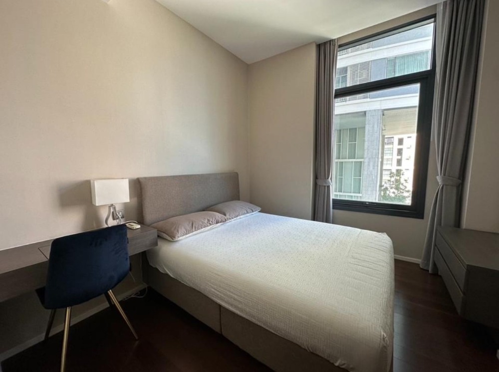 ● Rare Unit ● 10+ floor 77.00 sq.m. | 2 beds 2 baths | near BTS Phrom Phong station 220 m., EmQuartier 400 m., Benchasiri Park 450 m.