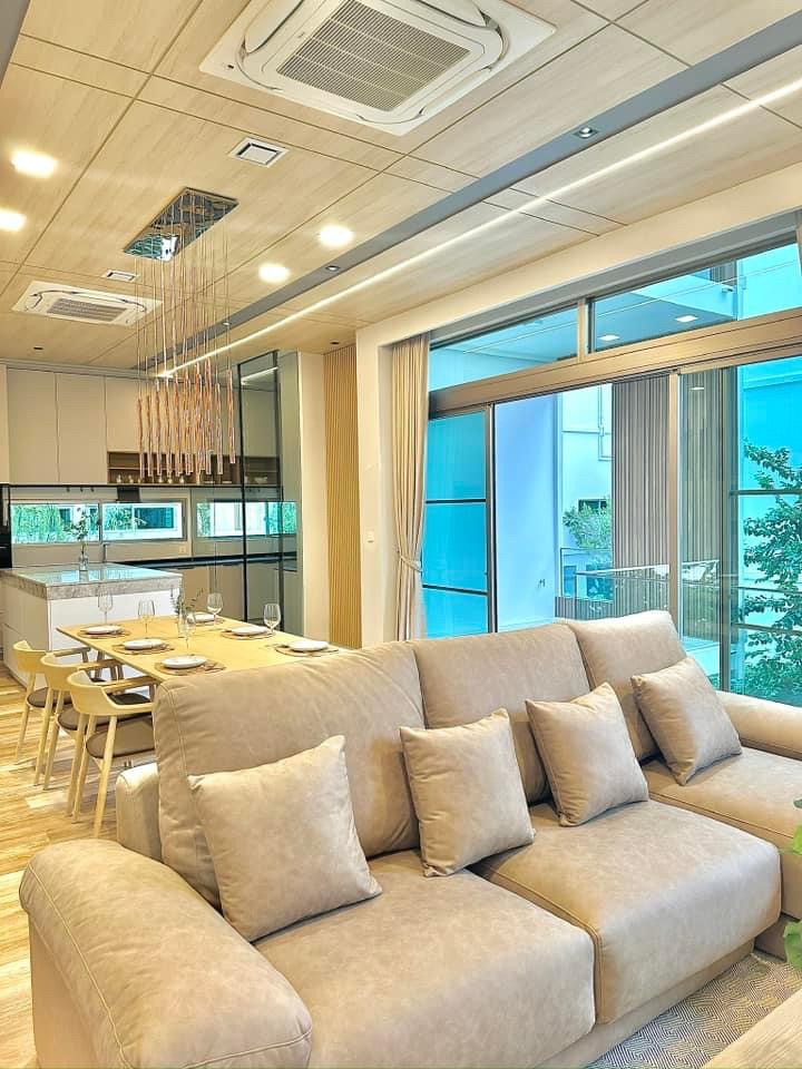 ♦ Modern Japanese ♦ บ้านเดี่ยว 3 ชั้น 3 ห้องนอน | 77.00 ตร.ว. 324.00 ตร.ม. | ใกล้ สนามกอล์ฟ Unico Grande 1 นาที, โรงเรียนนานาชาติเวลลิงตัน 2 นาที, มาร์เก็ตเพลส กรุงเทพกรีฑา 6 นาที – รูปที่ 3