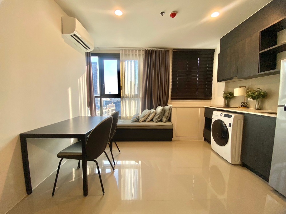 XT Huaikhwang , 1 Bed 1 Bath , Rental 17,000 Baht