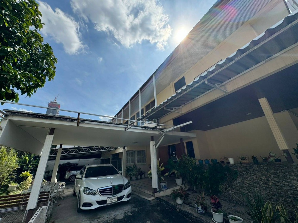 บ้านเดี่ยว 2 ชั้น | ย่านทองหล่อ | 5 ห้องนอน ตกแต่งครบ | เหมาะทำร้านอาหารหรือทำออฟฟิศ | ใกล้ Oakwood Residence Sukhumvit Thonglor Bangkok, the COMMONS – รูปที่ 3