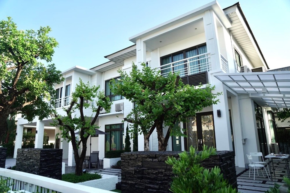 ♦ Luxuriois Modern ♦ บ้านเดี่ยว 2 ชั้น 130.00 ตร.ว. 4 ห้องนอน | ใกล้ ARL ลาดกระบัง 7 นาที, สนามบินสุวรรณภูมิ 11 นาที