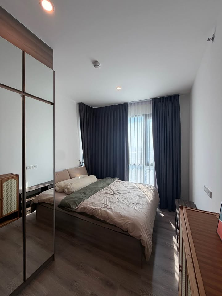 Corner room for rent Knightsbridge Sukhumvit-Theparak, size 28 sq m., 14th floor, next to Thiphawan BTS. Corner room for rent Knightsbridge Sukhumvit-Theparak, size 28 sq m., 14th floor, next to Thiphawan BTS.