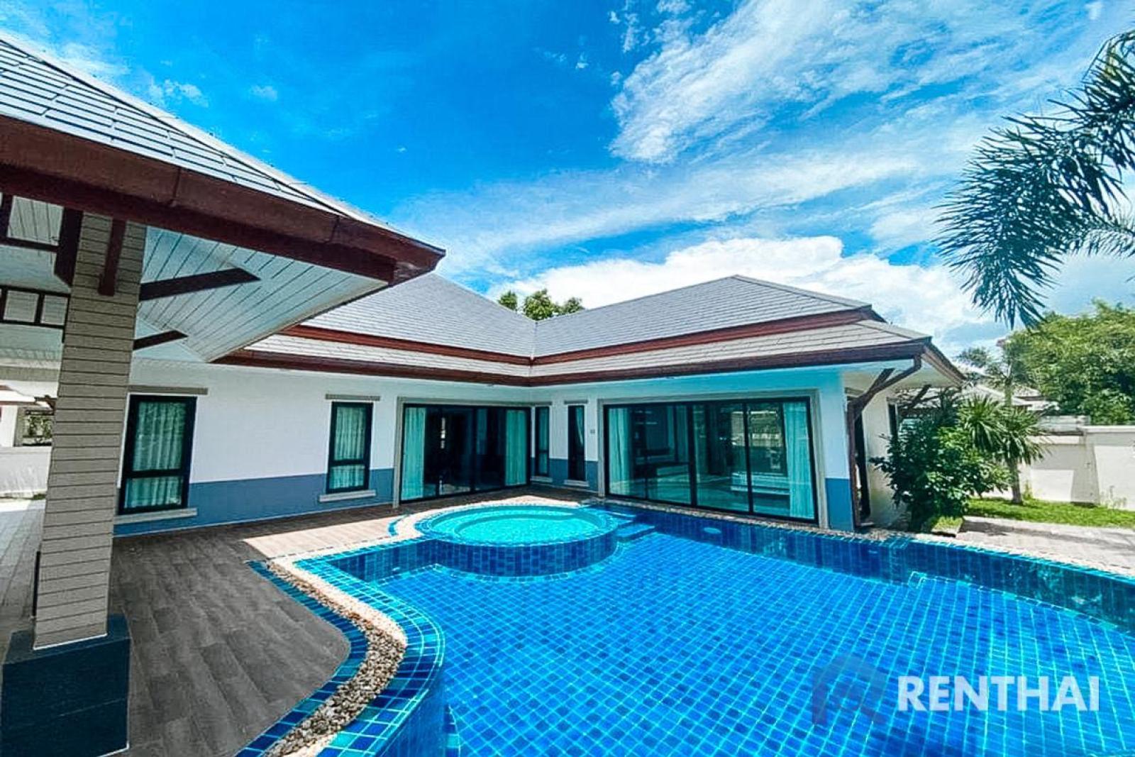 ขาย บ้านสวย พร้อมสระว่ายน้ำ ในโครงการหมู่บ้านขนาดใหญ่