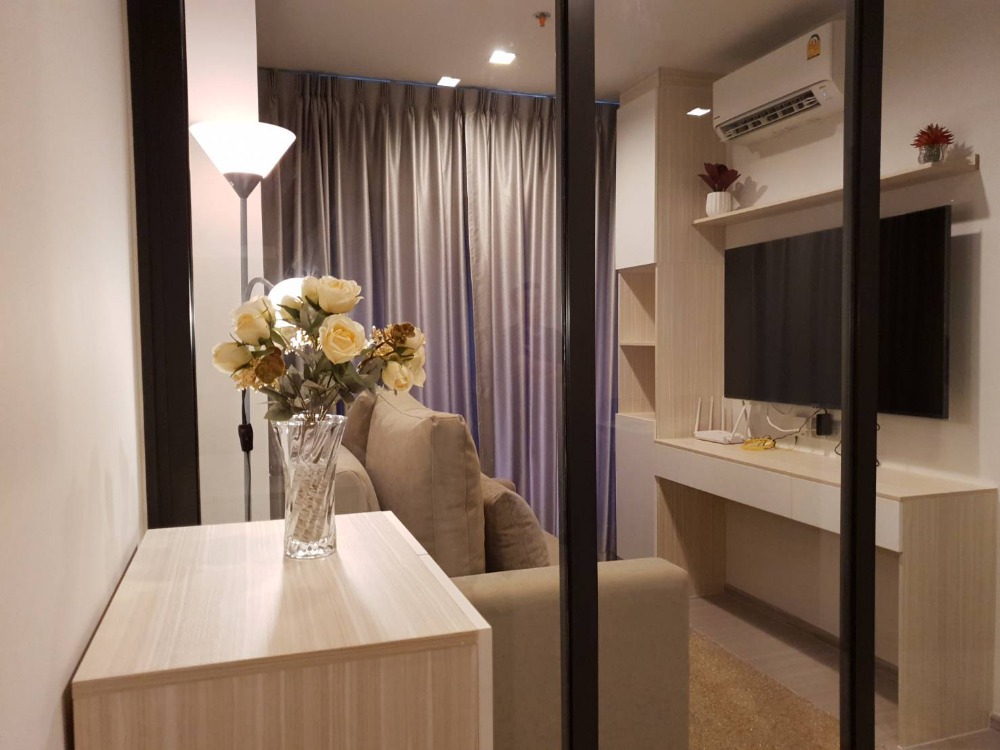 Condo for rent, Life Asoke Hype, 36 sq m., 1 bedroom, fully furnished. The view of Makkasan Park is the most beautiful.