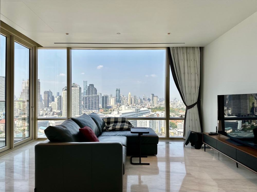 🌃Sell with tenant yield 6% contract til December 25Beautiful river view 2 beds 2 baths with luxurious furnishings and top-notch kitchen amenities. Floor-to-ceiling windows showcase the best angle of the project, offering an iconic view of the Chao Phraya 🌃Sell with tenant yield 6% contract til December 25Beautiful river view 2 beds 2 baths with luxurious furnishings and top-notch kitchen amenities. Floor-to-ceiling windows showcase the best angle of the project, offering an iconic view of the Chao Phraya