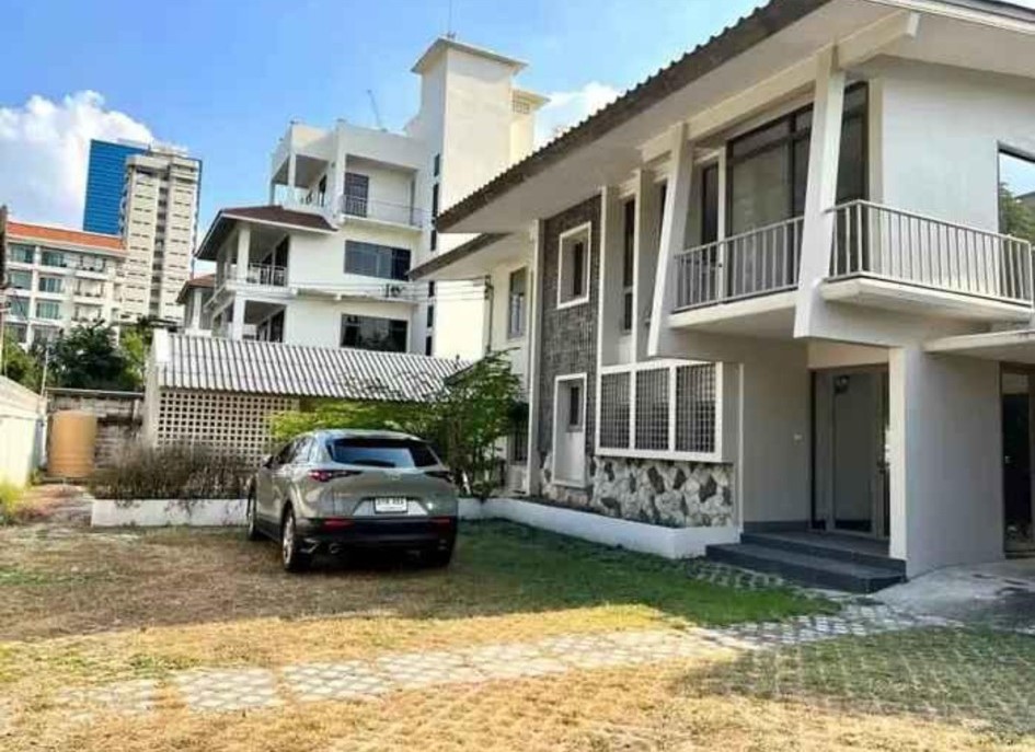 บ้านเดี่ยว ซอยราชครู อารีย์ / 2 ชั้น พร้อม Maid quarter 1 หลัง – รูปที่ 2