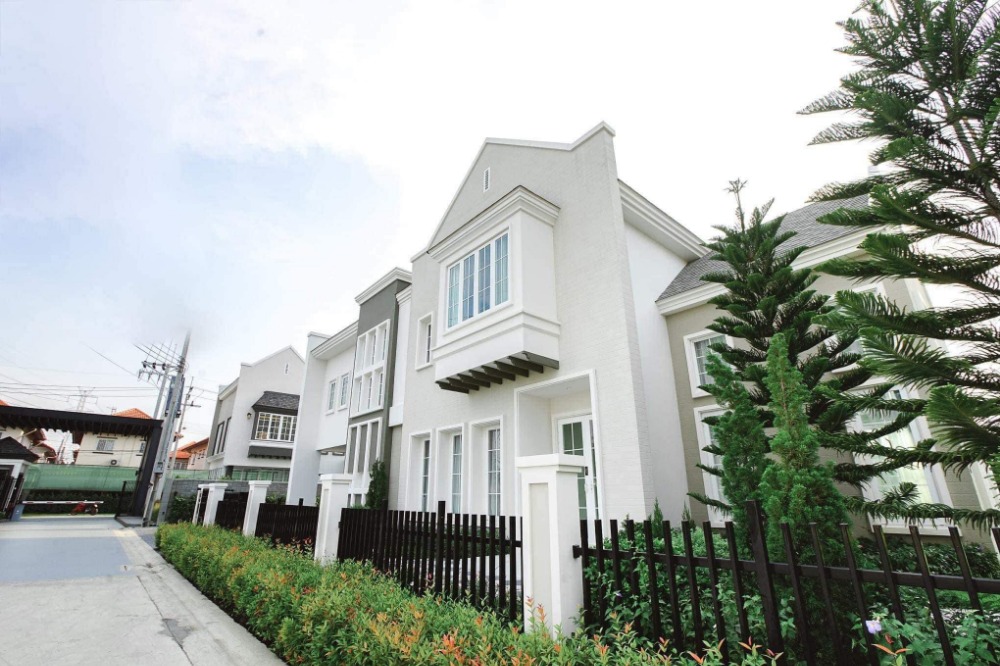 ♦ Nice decoration ♦ บ้านเดี่ยว 2 ชั้น 4 ห้องนอน | 108.00 ตร.ว. ตกแต่งครบ | เชื่อมต่อเข้าสู่สาทร เพียง 15 นาที, ใกล้ ดิ เอ็กซ์เพลส มอลล์ 11 นาที, MRT หลักสอง 12 นาที ♦ Nice decoration ♦ บ้านเดี่ยว 2 ชั้น 4 ห้องนอน | 108.00 ตร.ว. ตกแต่งครบ | เชื่อมต่อเข้าสู่สาทร เพียง 15 นาที, ใกล้ ดิ เอ็กซ์เพลส มอลล์ 11 นาที, MRT หลักสอง 12 นาที