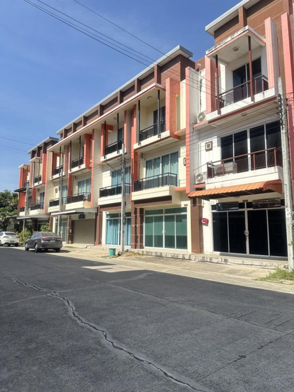 3-story home office for sale, Krich Town Project, Nimitmai 13, Nimitmai Road, Soi 13-15, Sai Kong Din Subdistrict, Khlong Sam Wa District, Bangkok.