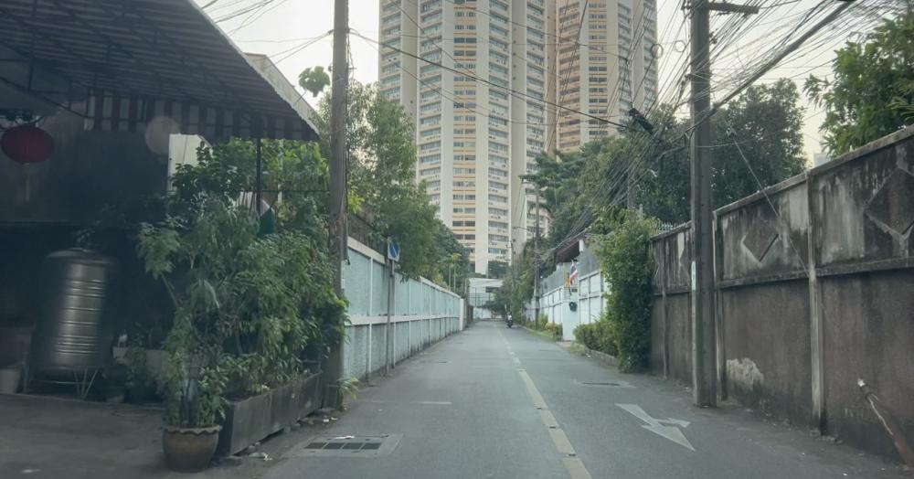 ขายที่ดิน1ไร่พร้อมบ้าน เอกมัย22 สุขุมวิท/เอกมัย 0863557948 – รูปที่ 4