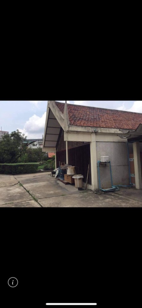 Land in Ekamai area / with 2 houses / near Somdet Saranratmaneerom Park. – รูปที่ 2