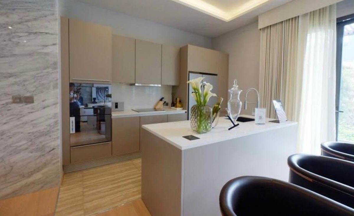 ♦ Spacious Area ♦ บ้านเดี่ยว 5 ชั้น 50 ตร.ว. 500 ตร.ม. | 4 ห้องนอน 4 ที่จอดรถ | ใกล้ รพ.สุขุมวิท 5 นาที, เมเจอร์ เอกมัย 6 นาที – รูปที่ 2