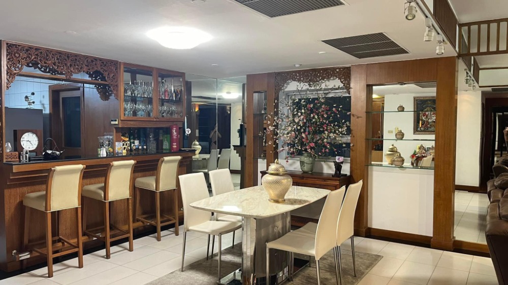 ♦ Rare Unit ♦ ชั้น 15+ 136.00 ตร.ม. | 2 ห้องนอน 2 ห้องน้ำ | ใกล้ All Seasons Place 1 นาที, BTS เพลินจิต 3 นาที, เซ็นทรัล ชิดลม 8 นาที ♦ Rare Unit ♦ ชั้น 15+ 136.00 ตร.ม. | 2 ห้องนอน 2 ห้องน้ำ | ใกล้ All Seasons Place 1 นาที, BTS เพลินจิต 3 นาที, เซ็นทรัล ชิดลม 8 นาที