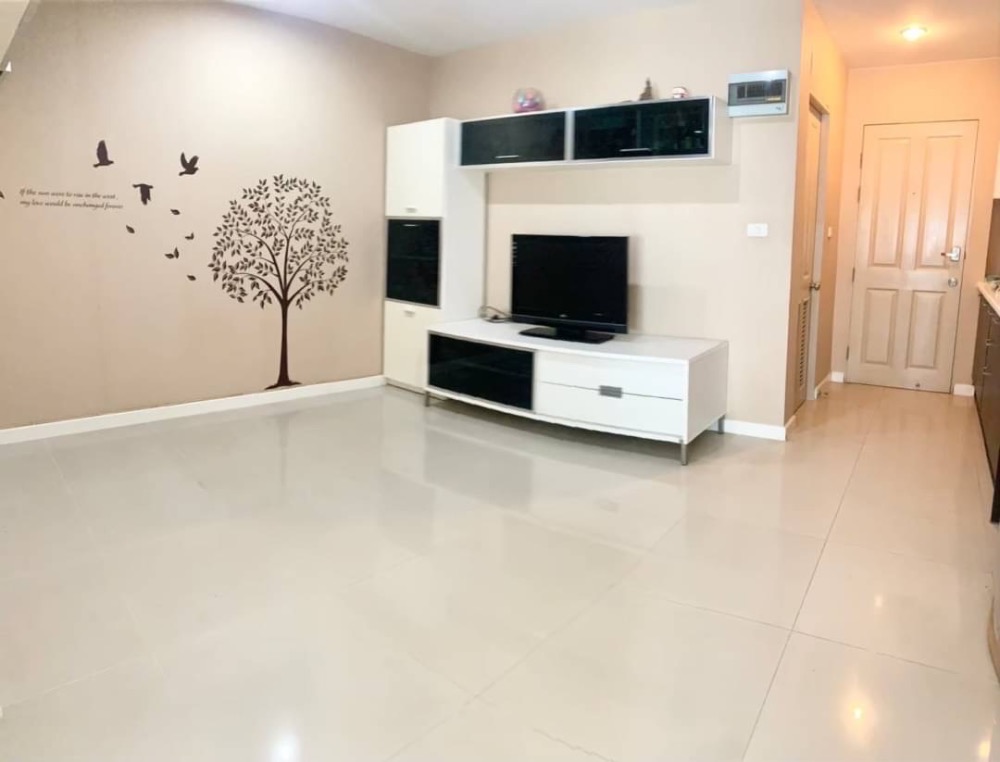 or sale : 📍For sale at capital (below appraised price)📍 Metro park Sathorn price only 1.59 million ! ! Metro Park Sathorn, Kanlapaphruek. Near the electric gate, go to Sathorn, Silom.