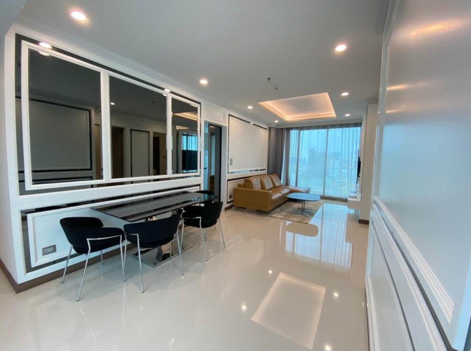 ● High floor ● ชั้น 20+ 99.24 ตร.ม. | 3 ห้องนอน ตกแต่งครบ | คอนโดใกล้ MRT เพชรบุรี 4 นาที, โรงพยาบาลกรุงเทพ 6 นาที, BTS พร้อมพงษ์ 7 นาที