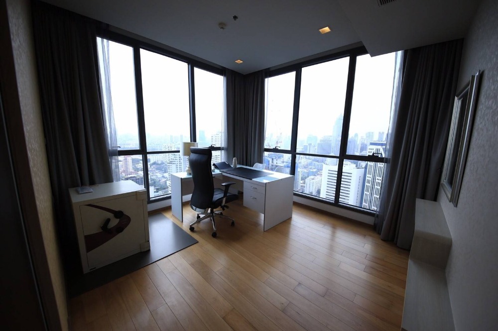 ❖ Prime Location ❖ ชั้น 30+ 126.87 ตร.ม. | 3 ห้องนอน ตกกแต่งครบ | คอนโด ใกล้ BTS นานา 2 นาที, โคเรียนทาวน์ 2 นาที, BTS อโศก 3 นาที – รูปที่ 3