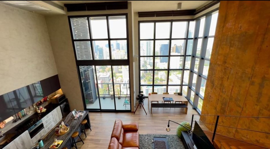 ♦ Prime Location ♦ Duplex ชั้น 20+ 120 ตร.ม. | 2 ห้องนอน 2 ห้องน้ำ ตกแต่งครบ | คอนโดใกล้ MRT เพชรบุรี 220 ม.,มหาวิทยาลัยศรีนครินทรวิโรฒ 650 ม.