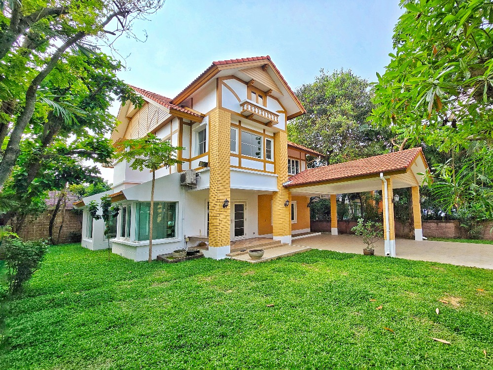 Sell ​​M.Ladam, Ratchaphruek-Pinklao Taling Chan, a new renovated house on the Maine Road 125.2 Sq. 265 sqm. There is a large garden next to the house. Ready