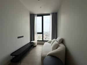 For rent 1 bedroom ready to move in at The crest park residences