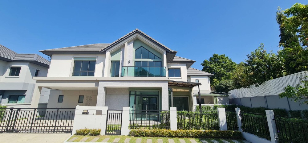 บ้านใหม่ แต่งหรู ไม่เคยเข้าอยู่ เฟอร์นิเจอร์ บิ้วอิน ดีไซน์ Luxury Nordic ของ SC Asset 4 ห้องนอน พร้อมห้องน้ำทุกห้อง และมีห้องแม่บ้าน ต่อเติมครัวไทย และหลังคารอบตัวบ้าน บ้านใหม่ แต่งหรู ไม่เคยเข้าอยู่ เฟอร์นิเจอร์ บิ้วอิน ดีไซน์ Luxury Nordic ของ SC Asset 4 ห้องนอน พร้อมห้องน้ำทุกห้อง และมีห้องแม่บ้าน ต่อเติมครัวไทย และหลังคารอบตัวบ้าน