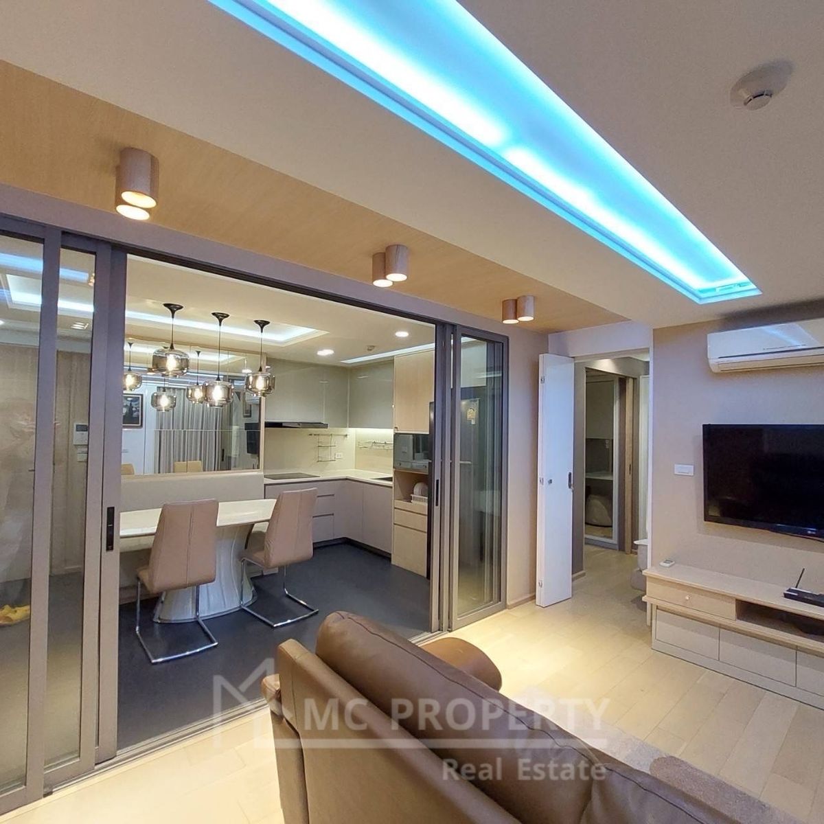 Klass Silom 1 bedroom 33sqm for rent no block view only 23,000 per month tel 0816878954 line id 0816878954 Klass Silom 1 bedroom 33sqm for rent no block view only 23,000 per month tel 0816878954 line id 0816878954