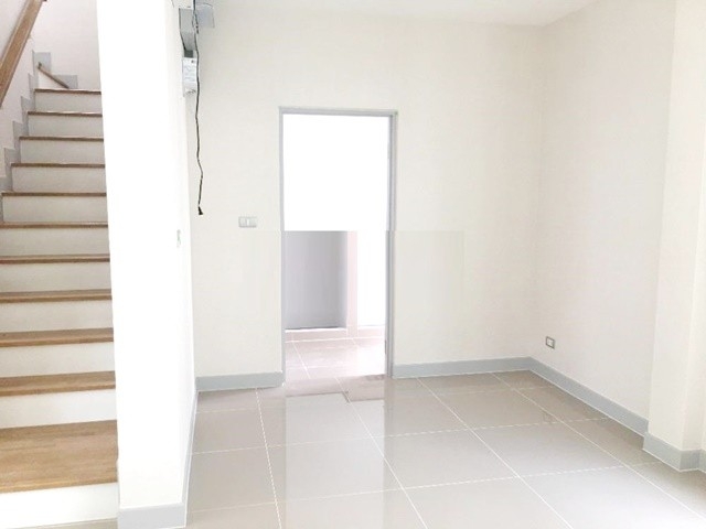 Never Living Phahon-Vibhavadi 4bed 2-story detached house Future Park Rangsit for rent has a lawn – รูปที่ 4