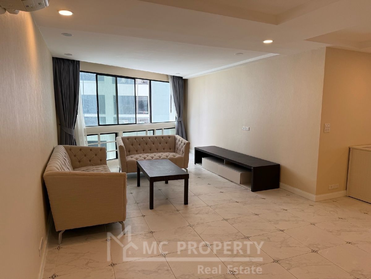 The President park Sukhumvit 24 for rent 223sqm 3bedroom  only 65,000 per month please contact 0816878954