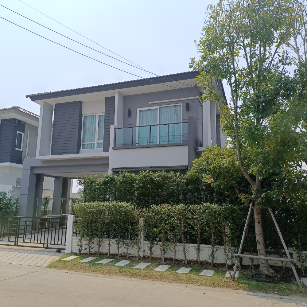 Beautiful detached house Modern style: Centro Prachauthit 90 (Centro Prachauthit90) Beautiful detached house Modern style: Centro Prachauthit 90 (Centro Prachauthit90)