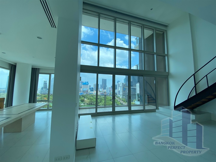 Fantastic 3 bedrooms Duplex with lumpini park view For Rent, Unfurnished Condition