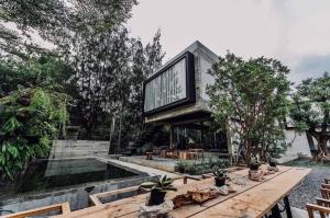 บ้านเดี่ยวสไตร์โมเดรินลอฟ / ย่านเสรีไทย / วิวทะเลสาป / มีสระว่ายน้ำ