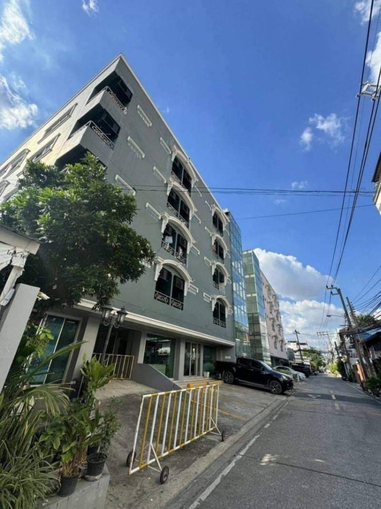 Selling The Nin Place (เดอะนิลเพลส) | 5 Storey 105 rooms | Soi Siri Thaworn Rama 9 | Near The Nine Shopping Mall 7 mins, APL Huamak 6 mins. Selling The Nin Place (เดอะนิลเพลส) | 5 Storey 105 rooms | Soi Siri Thaworn Rama 9 | Near The Nine Shopping Mall 7 mins, APL Huamak 6 mins.