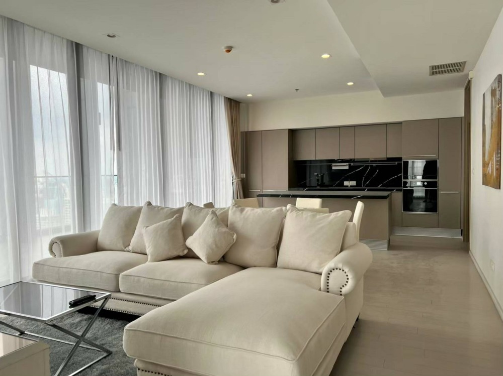 ♦ Rare Unit ♦ Duplex 40+ Floor 3 beds | Condo skywalk connect to BTS ploenchit and Central Embassy. ♦ Rare Unit ♦ Duplex 40+ Floor 3 beds | Condo skywalk connect to BTS ploenchit and Central Embassy.