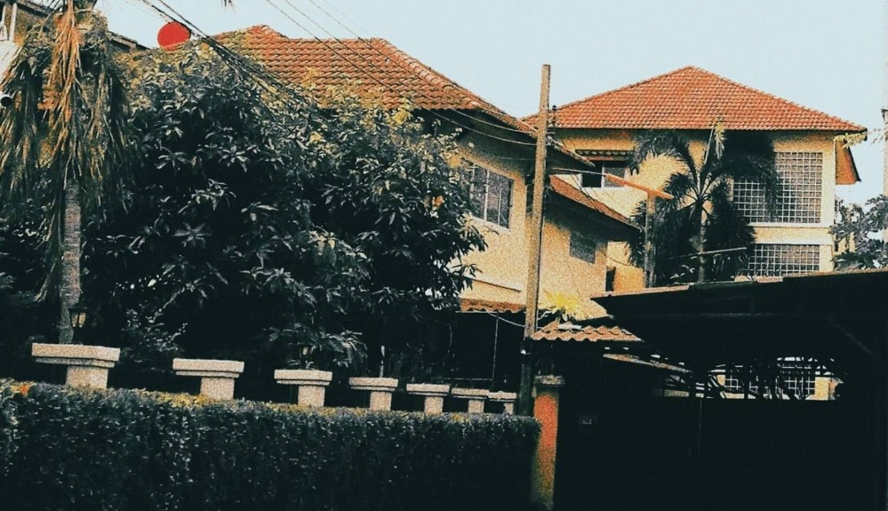 Special Discount! Single house Large + small house 202 sq.w. |  10 Parking | Vibhavadi Rangsit 60 | Near BTS Bang Bua 6 mins, BTS Laksi 10mins, Sripatum Univ. 7 mins, Kasetsart Univ. 9 mins.