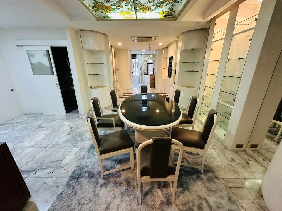 Townhome for rent in Asoke-Phrom Phong area: Chicha Castle Sukhumvit 31 project, 3 bedrooms, 5 bathrooms, fully furnished, ready to move in, Sukhumvit Road, near BTS Asoke-Phrom Phong, price 85,000 baht. – รูปที่ 4