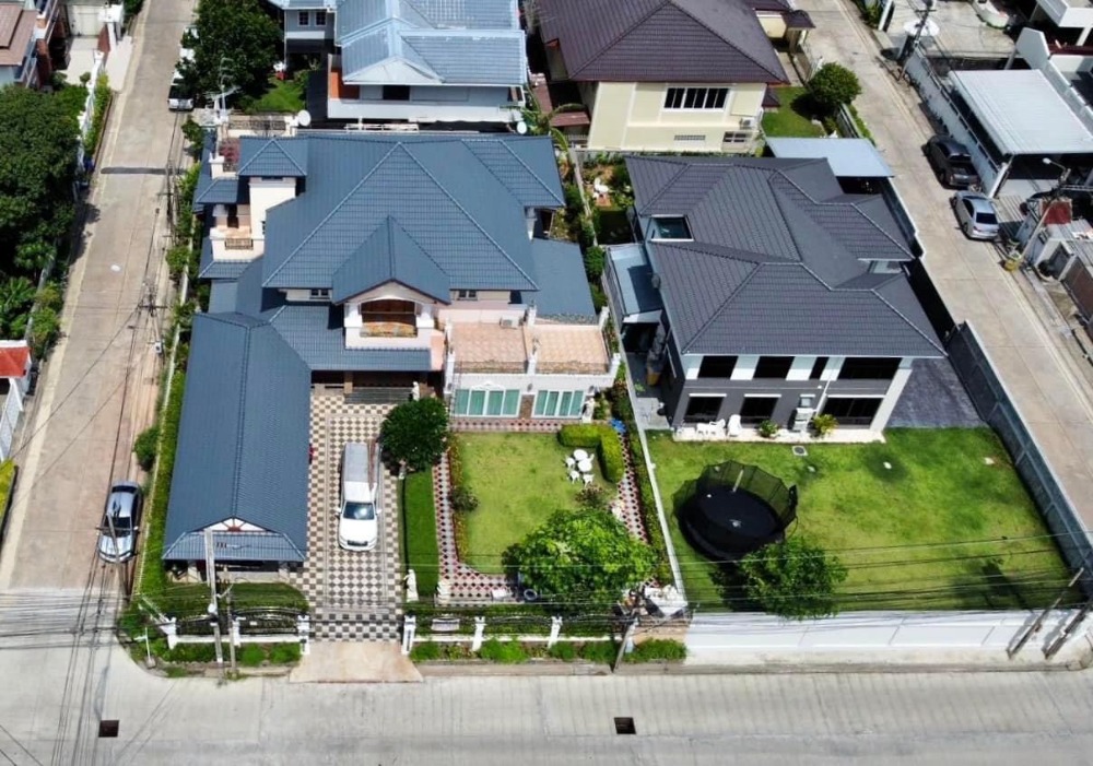 ♦ Prime Location ♦ บ้านเดี่ยว 2 ชั้น 220.00 ตร.ว. 345.00 ตร.ม. | 4 ห้องนอน 4 ที่จอดรถ​ | ใกล้ เซ็นทรัล รามอินทรา 1 นาที, KMB hospital 2 นาที