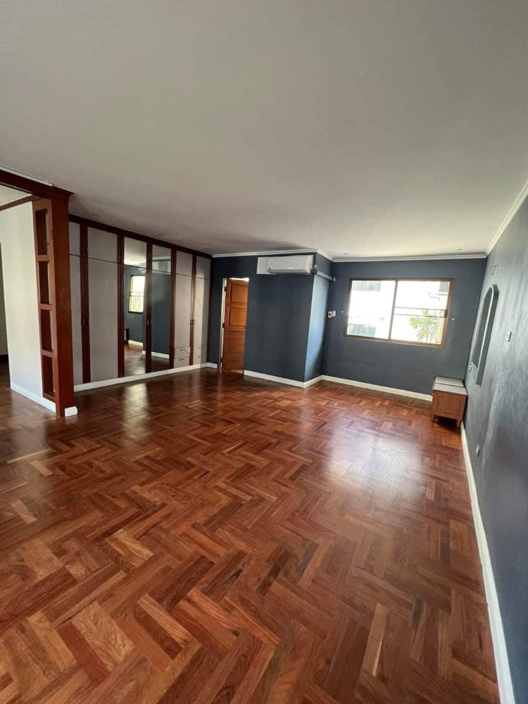 ♦ Spacious area ♦ 270.00 ตร.ม. 4 ห้องนอน | 2 ที่จอดรถ มีสระว่ายน้ำ | ใกล้ ดองกิ มอลล์ ทองหล่อ 2 นาที, โรงพยาบาลคามิลเลียน 7 นาที – รูปที่ 3