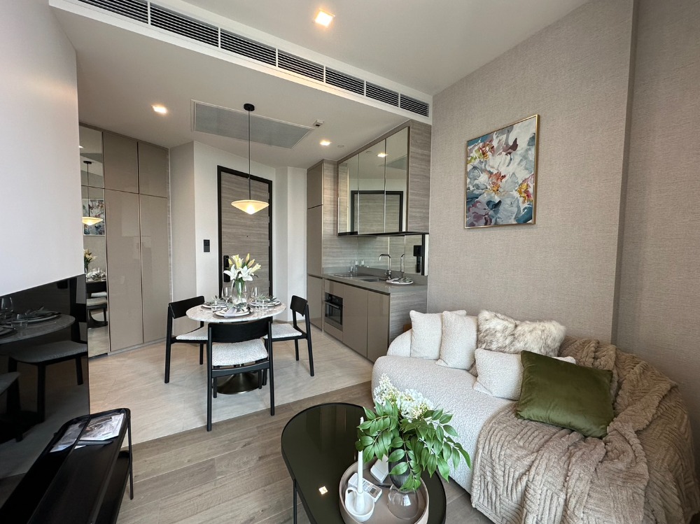 2 bedroom for rent at the crest park residences