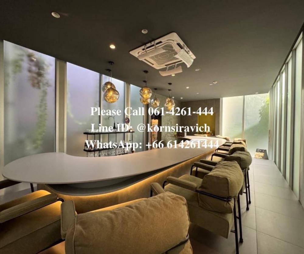 Rent a small bar 38 square meters, Soi Sukhumvit 42, has a parking lot.