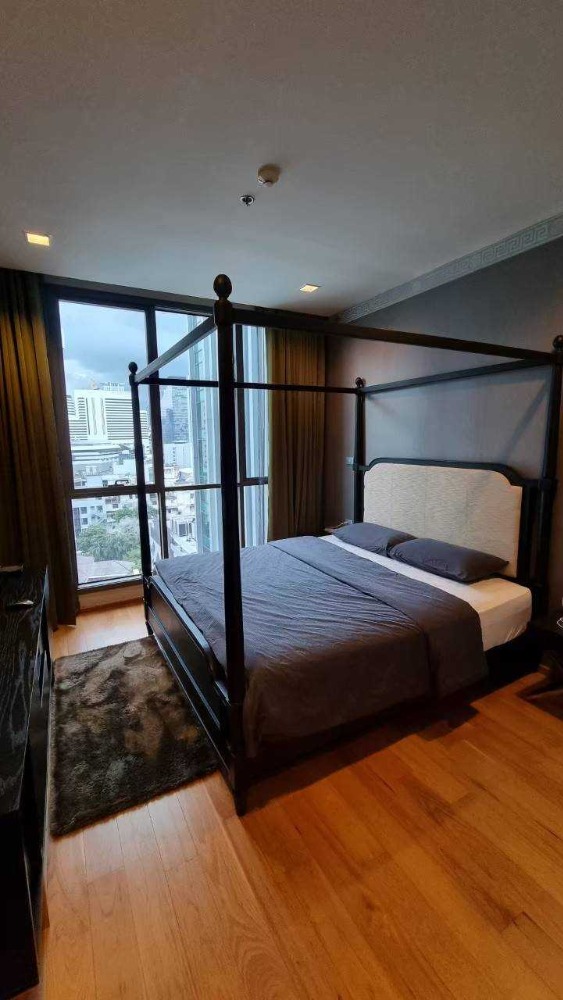 Condo for sale Hyde Sukhumvit 13 with furniture and electricity BTS NANA (S12-0403) Condo for sale Hyde Sukhumvit 13 with furniture and electricity BTS NANA (S12-0403)