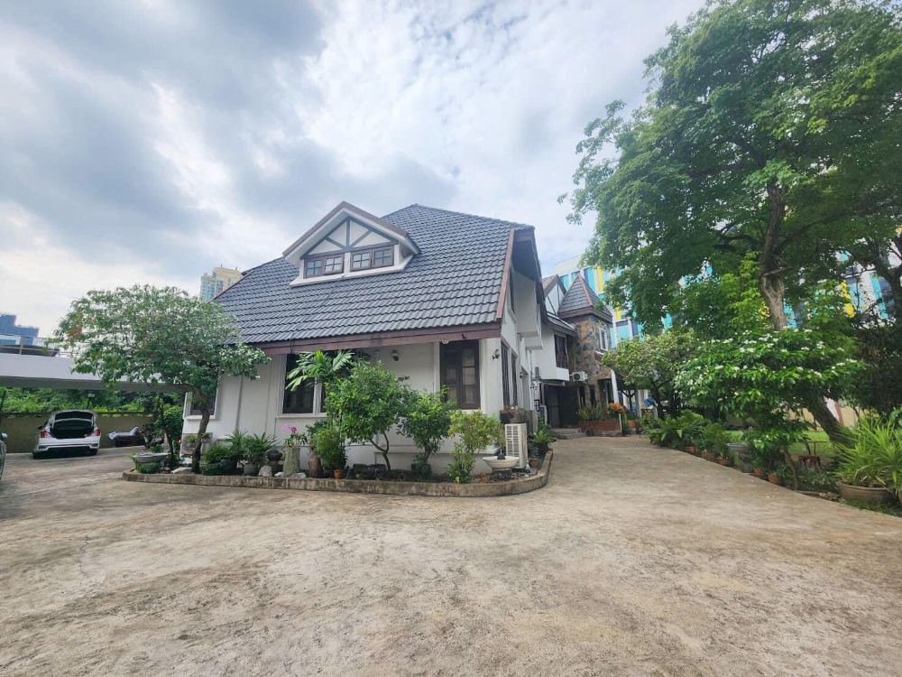 ที่ดินพร้อมบ้านหลังใหญ่ / ใจกลางสุขุมวิท / ใกล้ The Emporium – รูปที่ 2