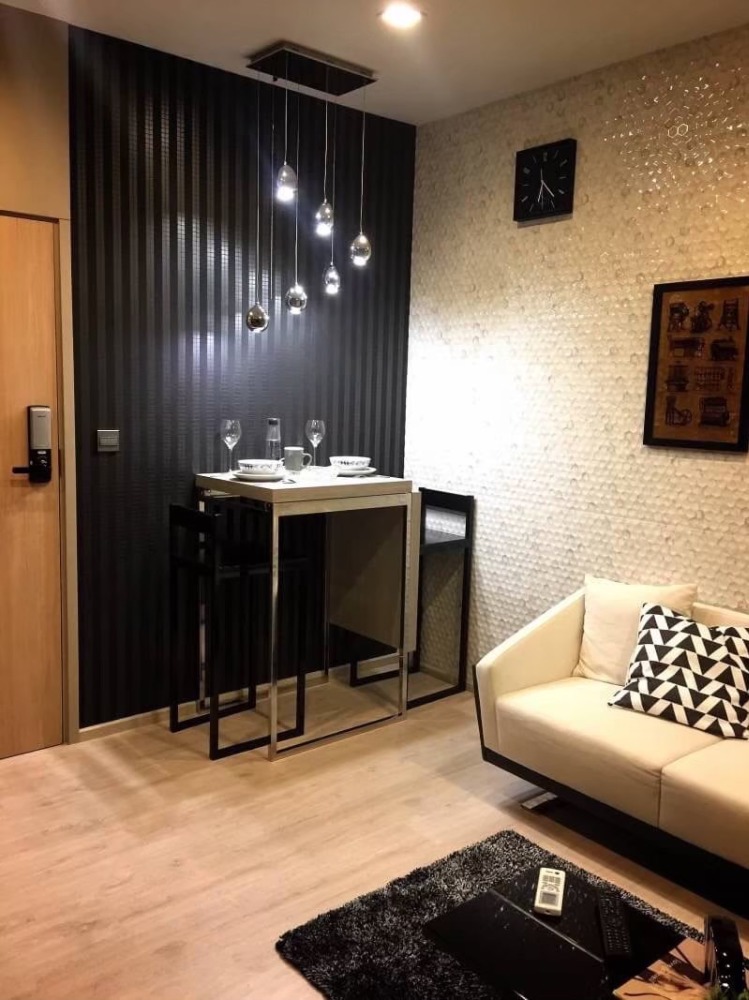 Good deal at luxury petfriendly condo in Thonglor, nice decoration, fully furnished