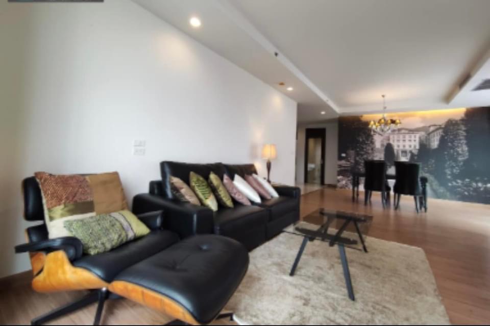 🔥Good deal, good place ultimate luxury 2 beds in Rajadamri, near central world, Lumpini park, and BTS 250 mSell with tenant til April 25 🔥Good deal, good place ultimate luxury 2 beds in Rajadamri, near central world, Lumpini park, and BTS 250 mSell with tenant til April 25