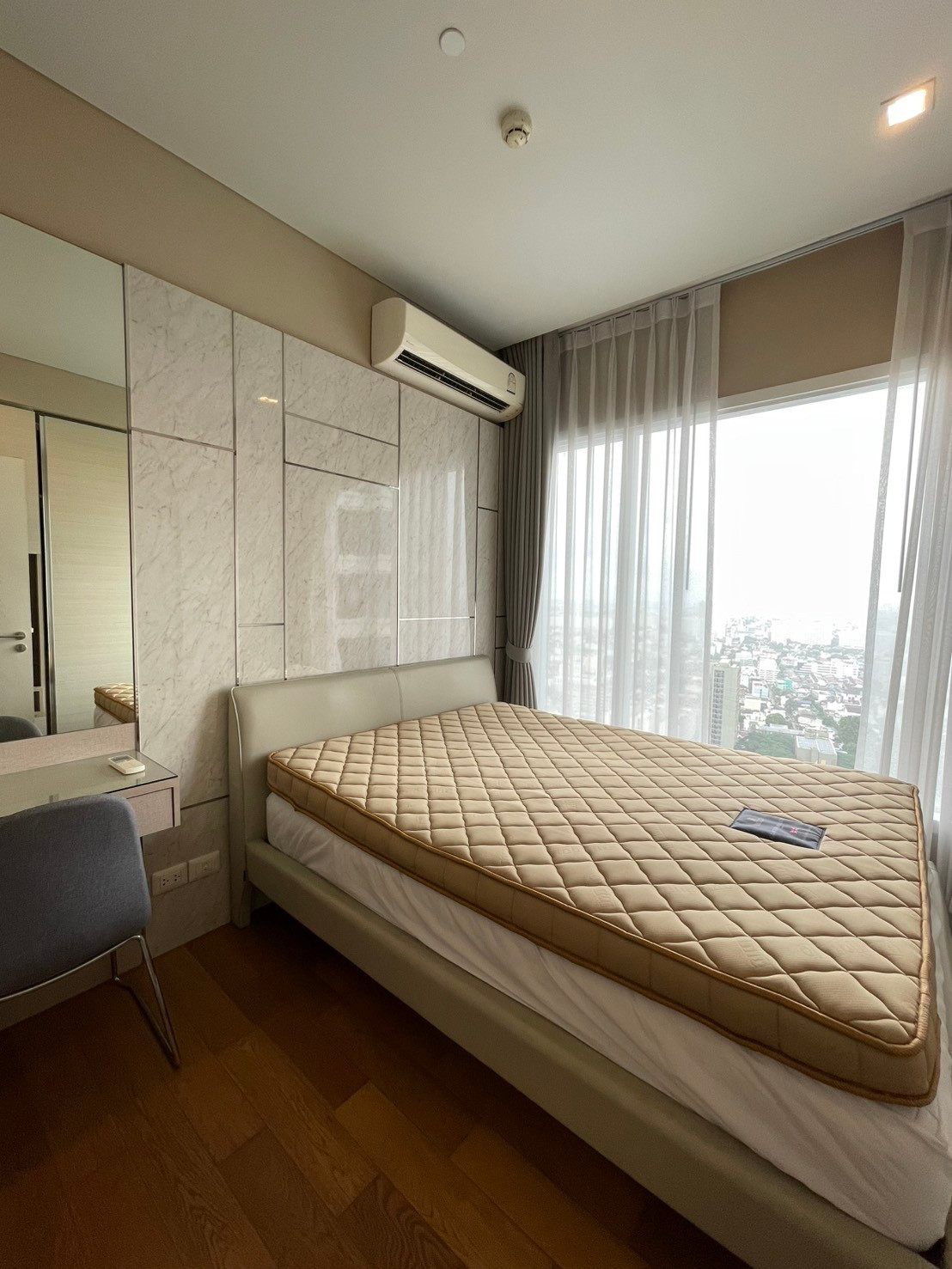 T04 Rooms for rent very quickly. The Saint Residences. If interested, contact Line: 0889656914. Hurry and say hello. T04 Rooms for rent very quickly. The Saint Residences. If interested, contact Line: 0889656914. Hurry and say hello.