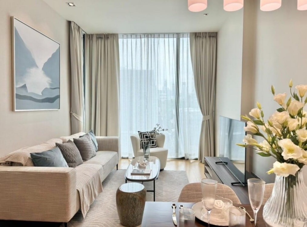 CL28105 28 Chidlom 2bedrooms 80 sqm. 100,000 baht. 092-597-4998